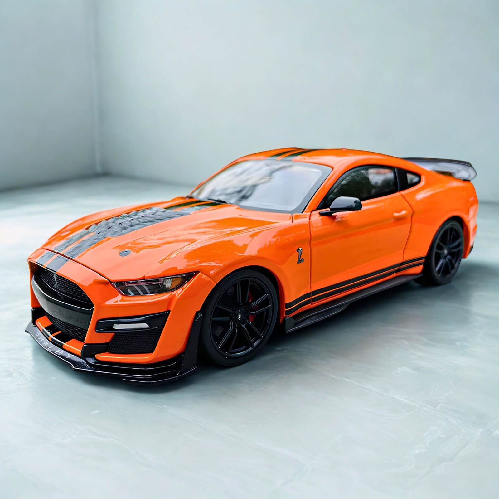Ford Mustang Shelby GT500 1:24