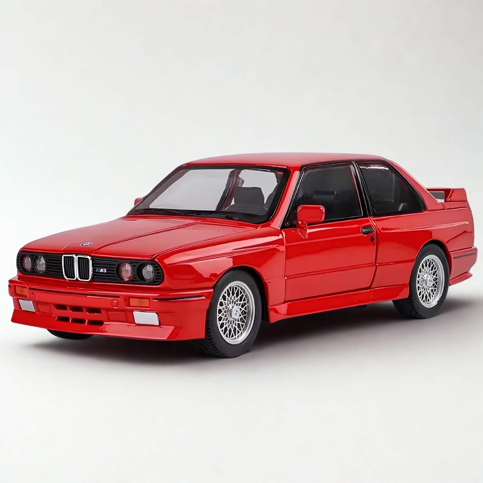 BMW M3 E30 Streetcar Edition 1:24