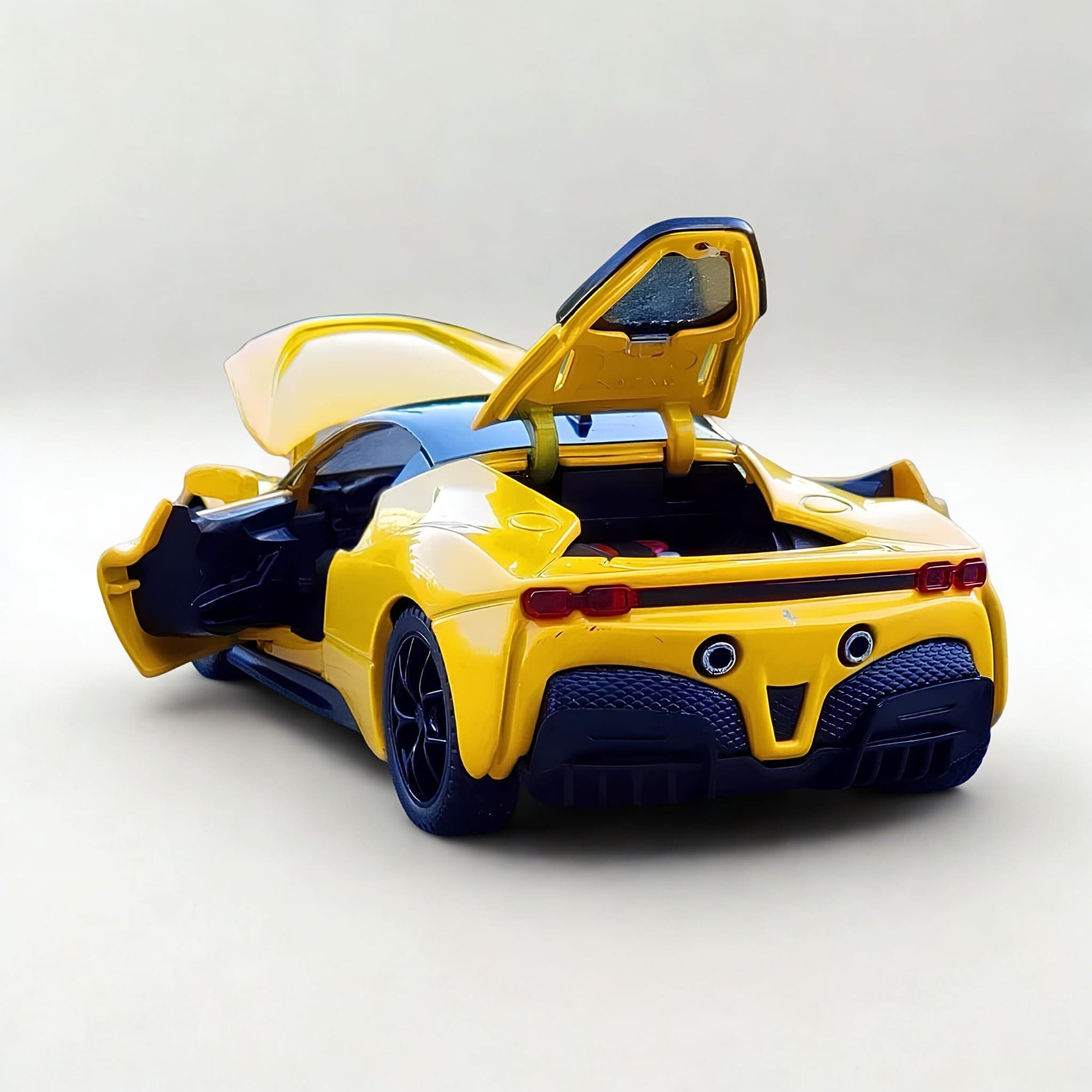 Ferrari SF90 Spider – Diecast Collectible for Hypercar Enthusiasts 1:32 Scale