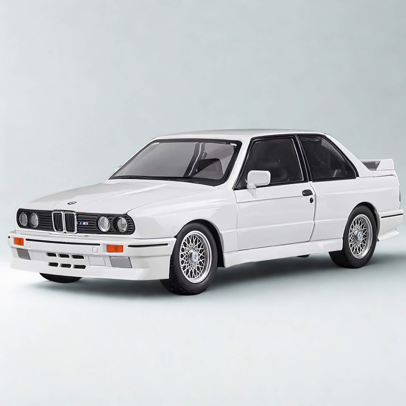 BMW M3 E30 Streetcar Edition 1:24