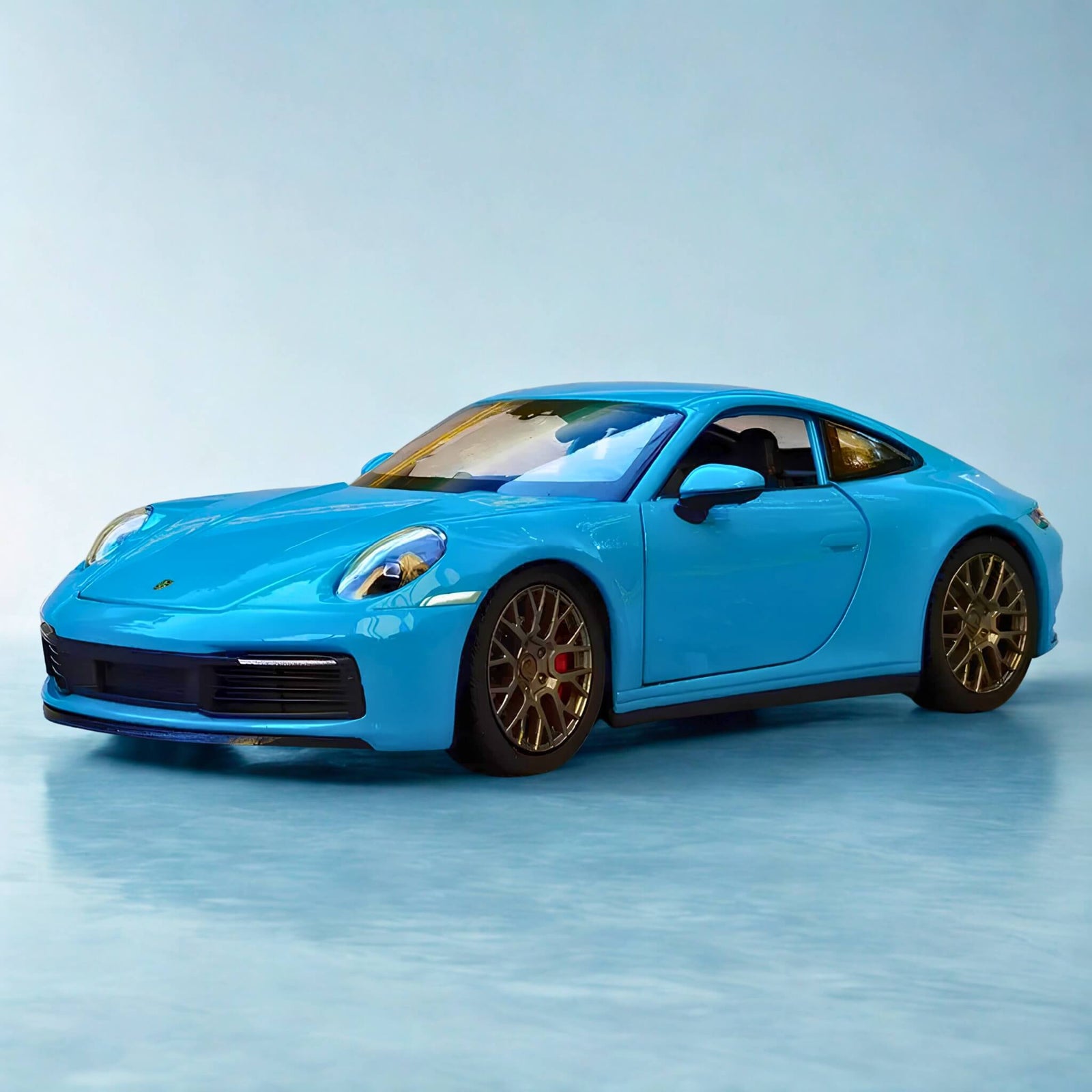 Porsche 911 Carrera 4S 1:24