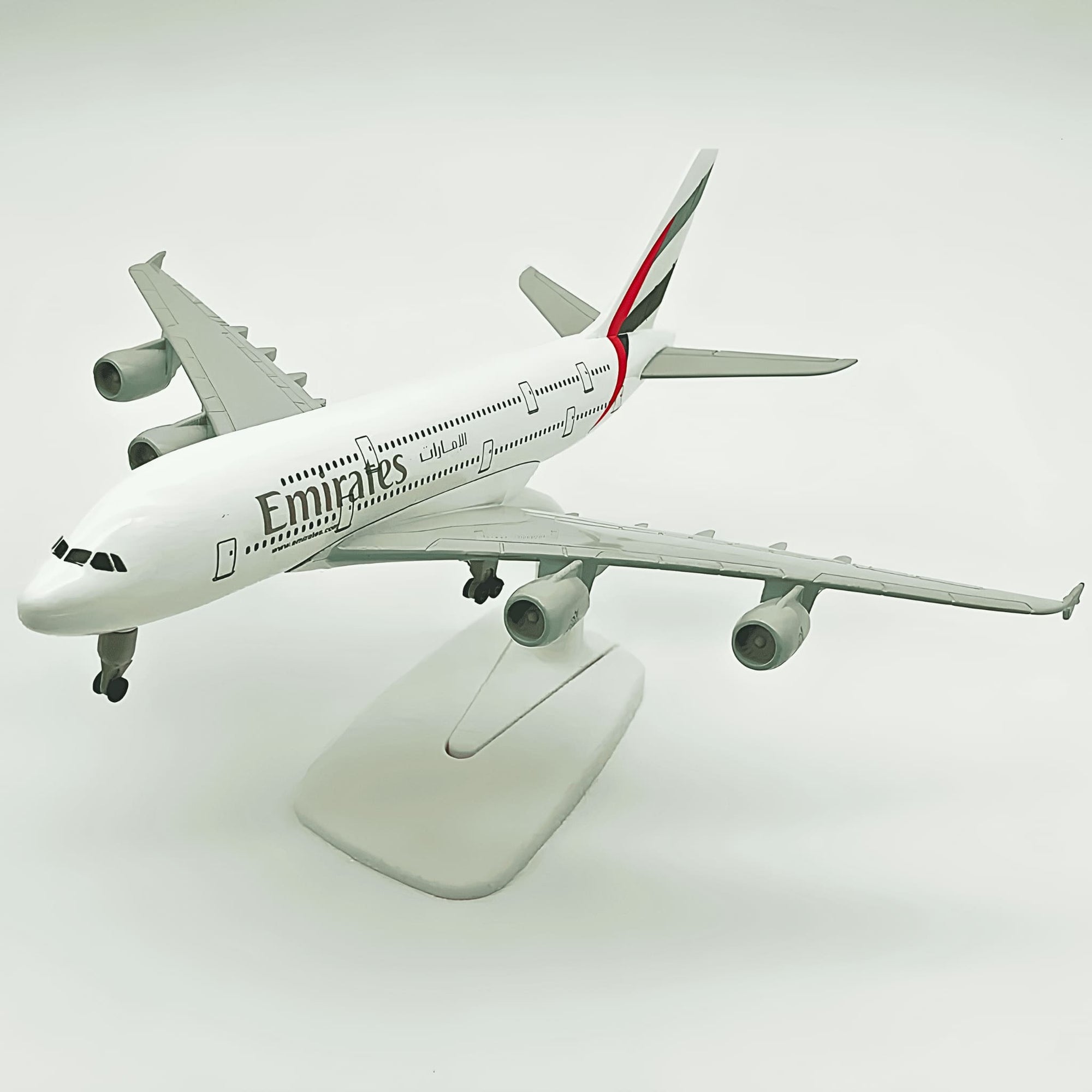 Emirates Airbus A380 1:300 Scale Diecast Aircraft Model – Collector’s Edition for True Aviation Fans