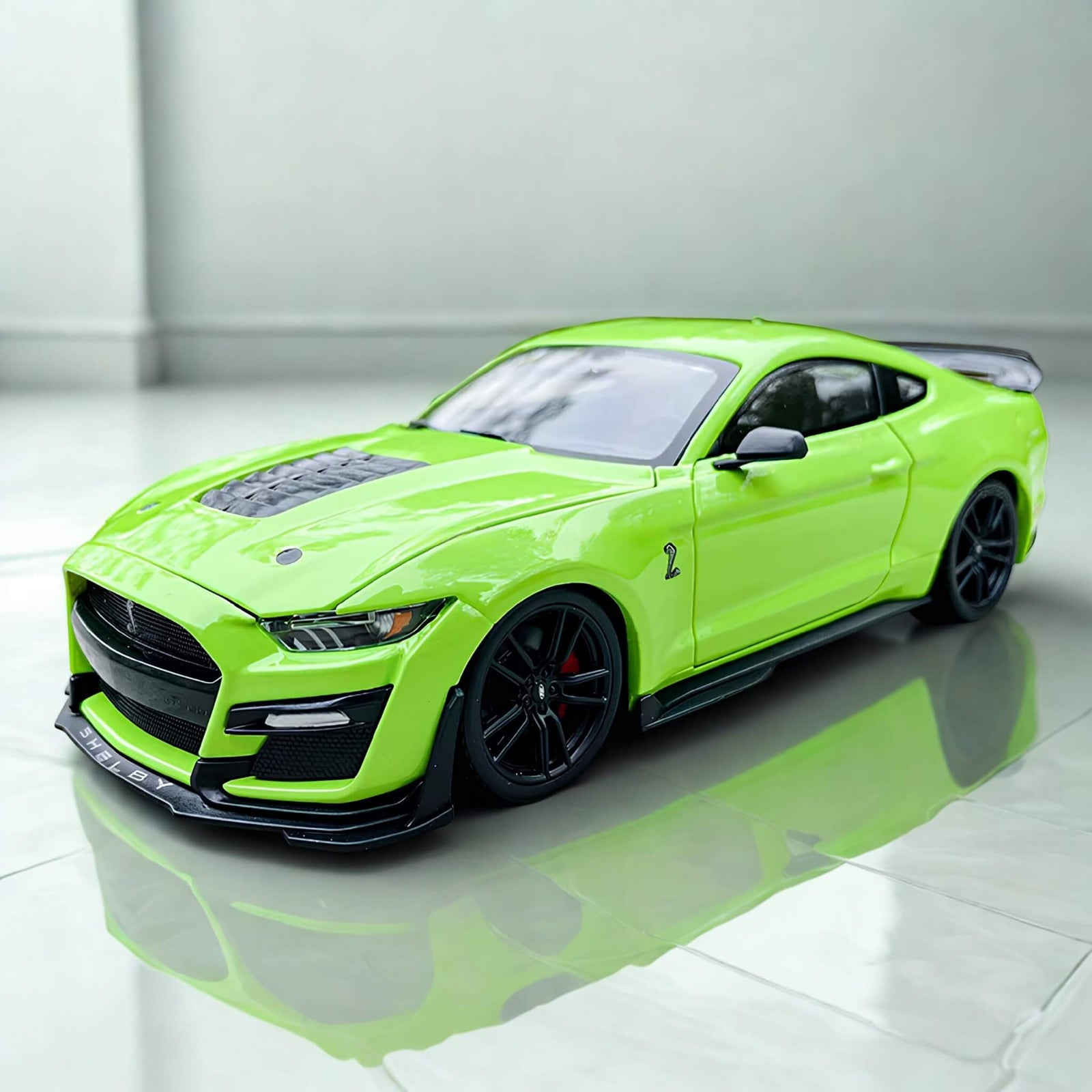 Ford Mustang Shelby GT500 1:24