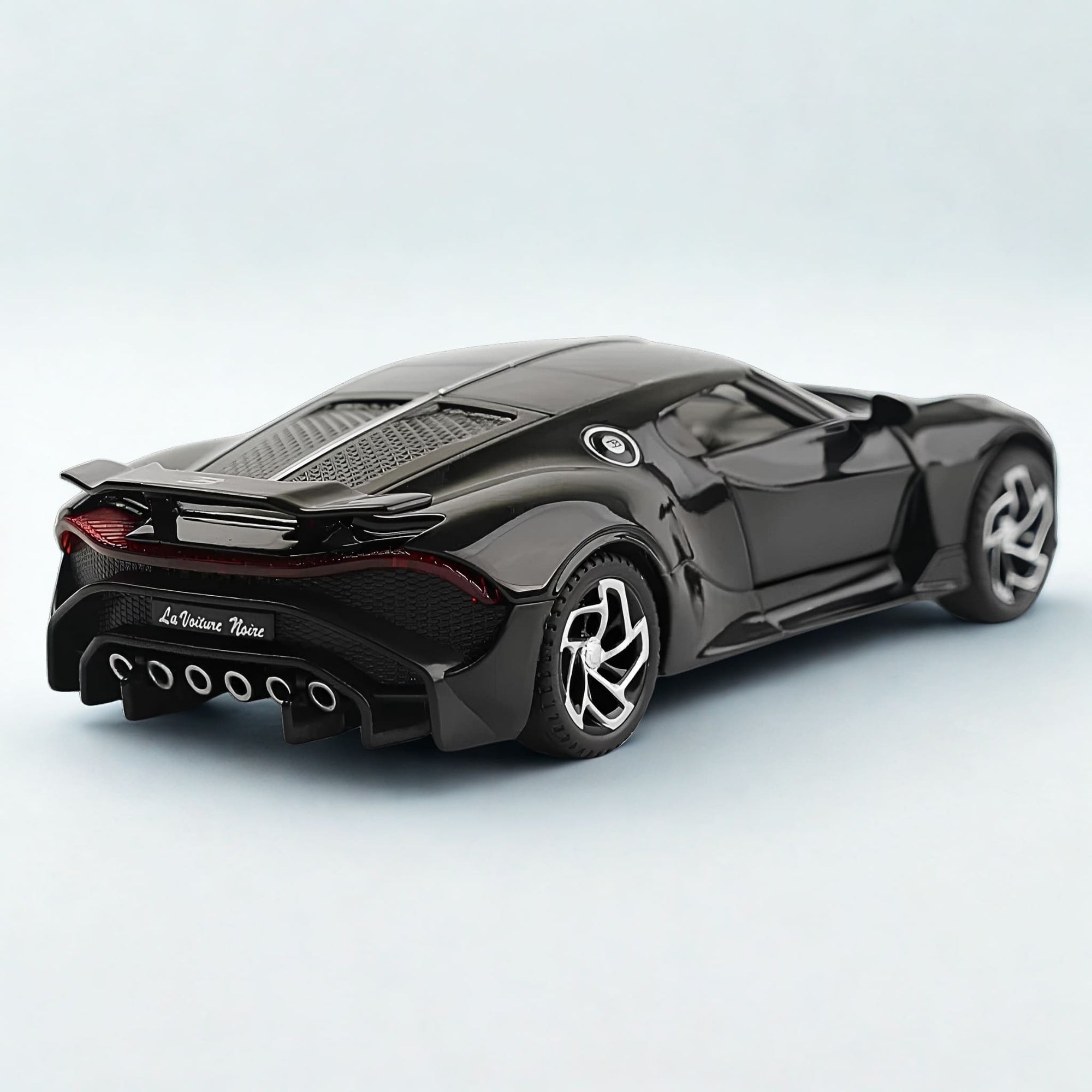 Bugatti La Voiture Noire – 1:32 Scale Diecast Collector’s Edition