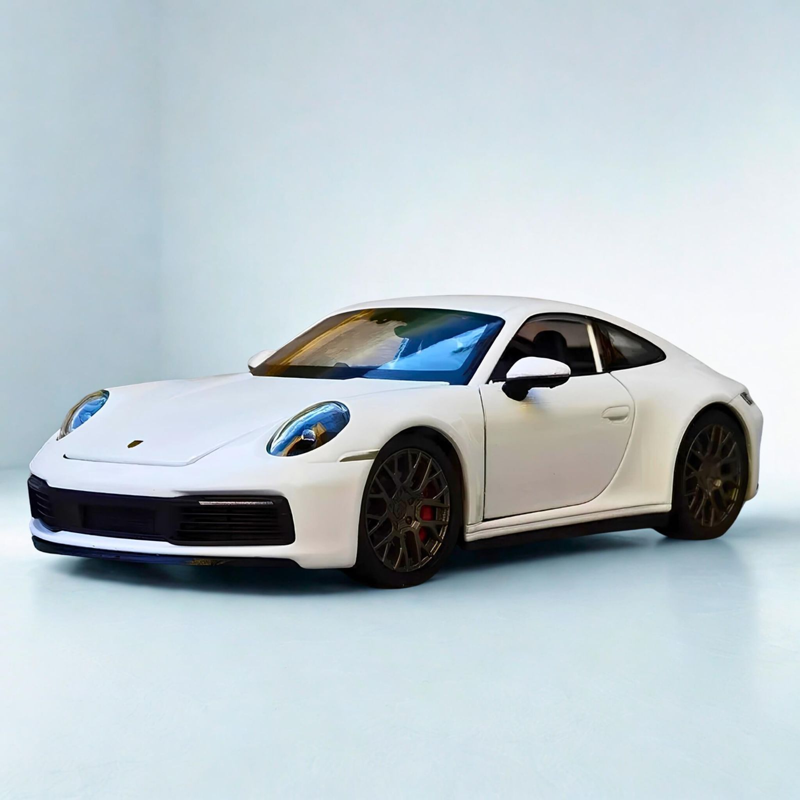 Porsche 911 Carrera 4S 1:24