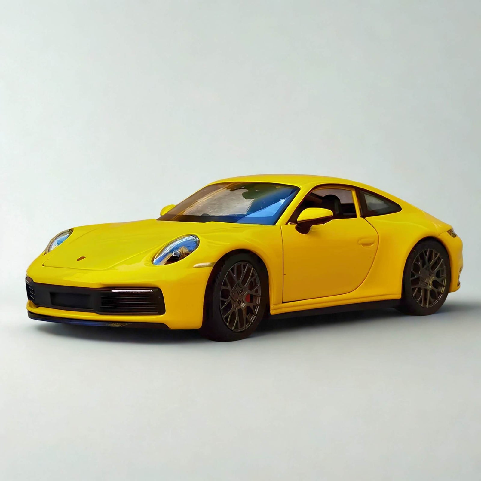 Porsche 911 Carrera 4S 1:24
